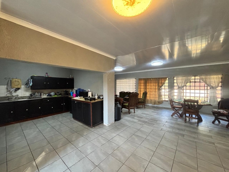 4 Bedroom Property for Sale in Roosheuwel North West